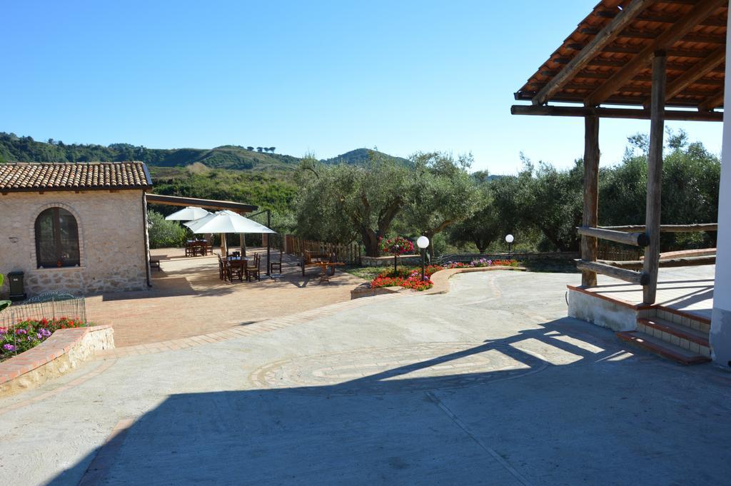 Azienda Agrituristica Carida Zaccanopoli Luaran gambar